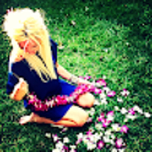 Meet your Posher, Lisa - Picture 1 of 1